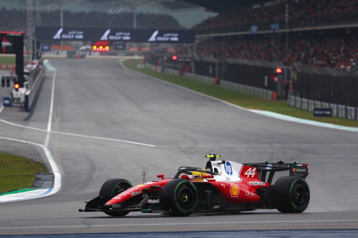 FIA reveals why F1 cars stopped in rain at Bahrain GP in Malaysia - motorsport.com