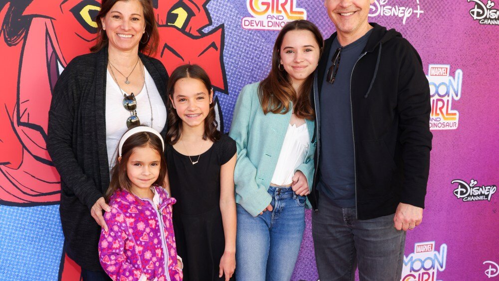 Fiona Lowe, Daughter of Chad Lowe and Kim Painter, Dies at 13 - Variety
