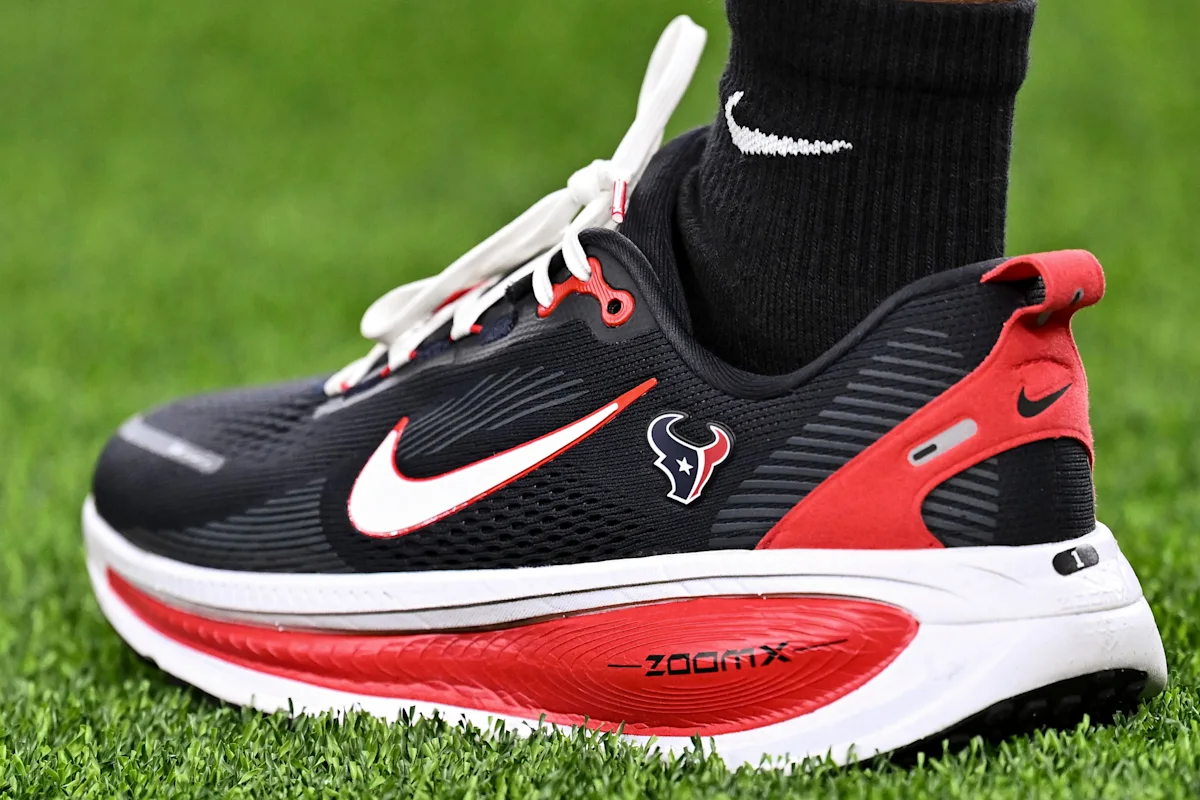 Nike stock sinks as revenue misses estimates, expects to cut jobs - Yahoo Finance