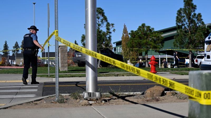 Teen shooter kills 3 children, teacher in Oregon elementary school before being shot by bystander - CNN