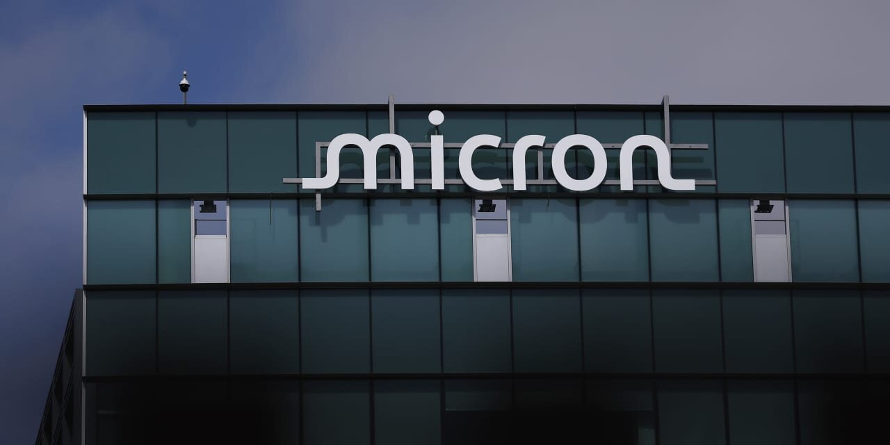 Micron Reports Another Dazzling Earnings Quarter. The Stock Isn’t Moving. - Barron's
