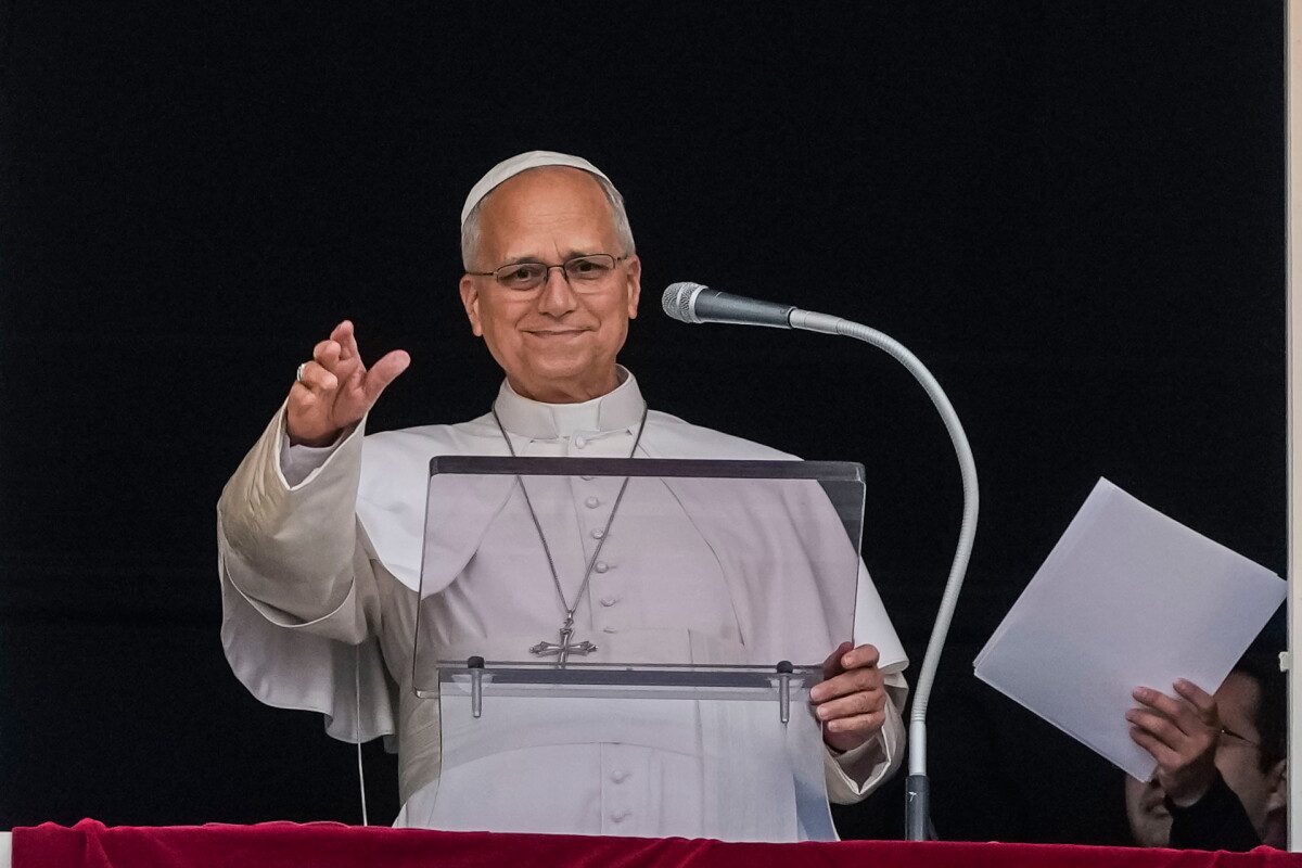 Pope Leo tells faithful in St. Peter's Square he will gradually resume duties after cancer surgery - AP News