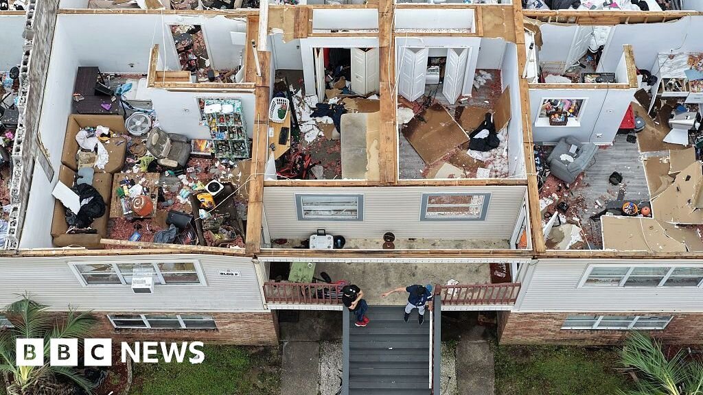 Four dead and thousands without power after Hurricane Isaias lashes US - BBC